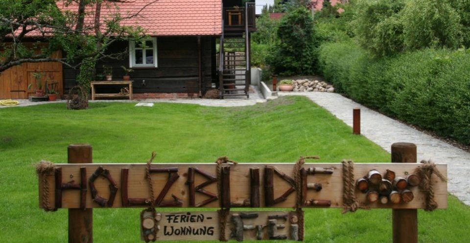 Foto: Schild Holzbude III 960 x 640 - Kopfbild.jpg